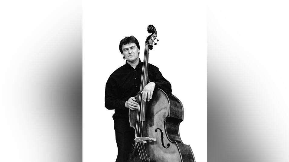 Kilian Moritz, hat Kontrabass studiert und ist Professor an der Hochschule W&uuml;rzburg. (Foto: Peter Brechtel)