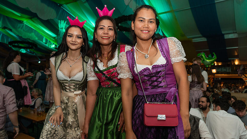 Die Partybilder vom Freitag, 18. August 2023, aus dem Festzelt Reisinger. Die Partybilder vom Freitag, 18. August 2023, aus dem Festzelt Reisinger.