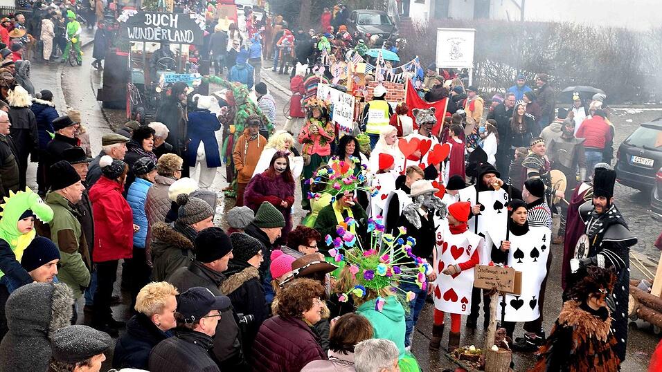 Heuer wird es keinen Faschingsumzug in Buch geben. Heuer wird es keinen Faschingsumzug in Buch geben.