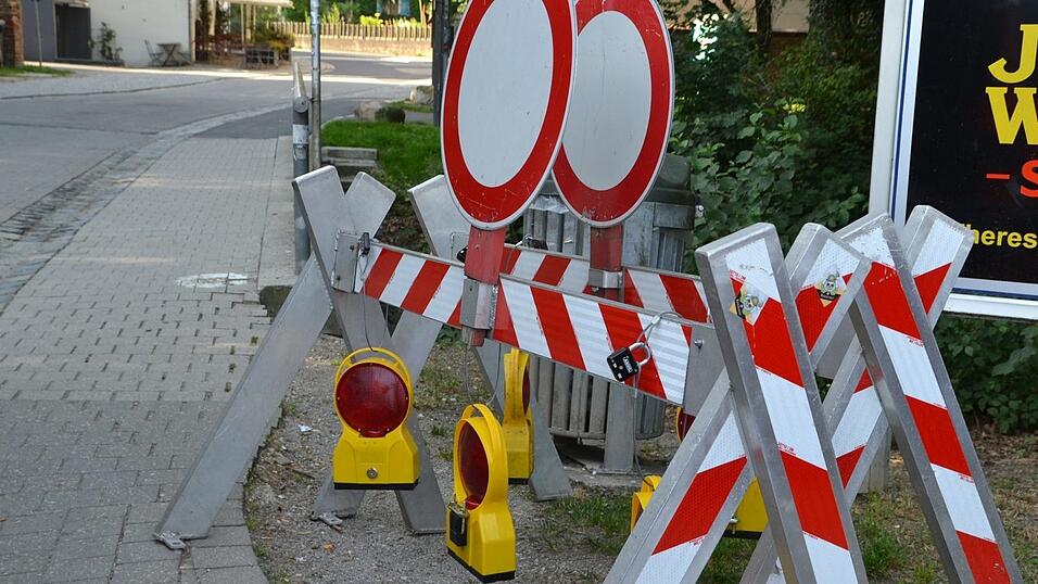 F&uuml;r die Totalsperrung am Hagen am Montag steht alles bereit.