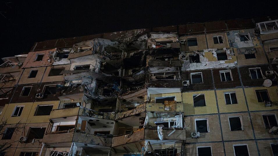 Immer wieder beschie&szlig;t Russland mit Raketen die Industriestadt Krywyj Rih. (Archivbild)