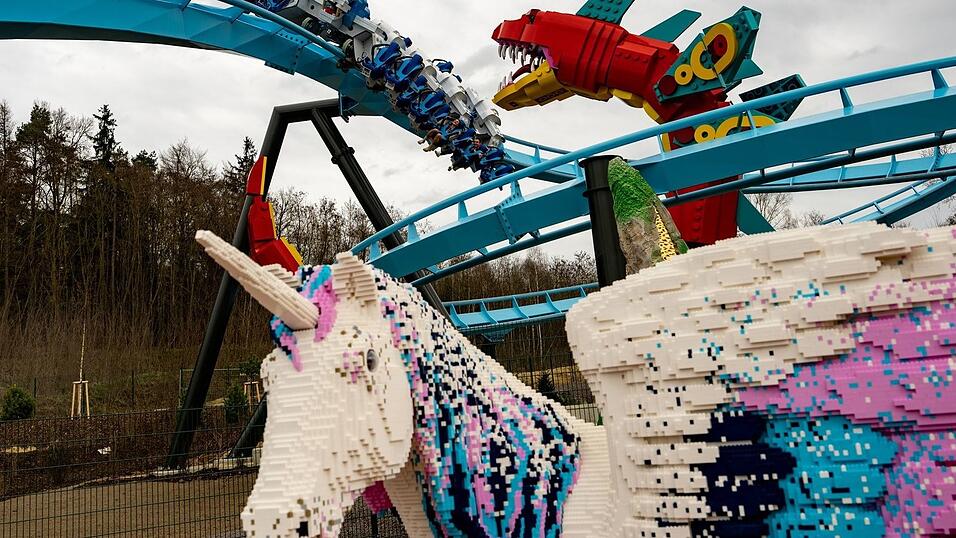 Das Legoland Deutschland Resort im schwäbischen Günzburg gehört zu den größten Freizeitparks in Bayern. (Archivbild)