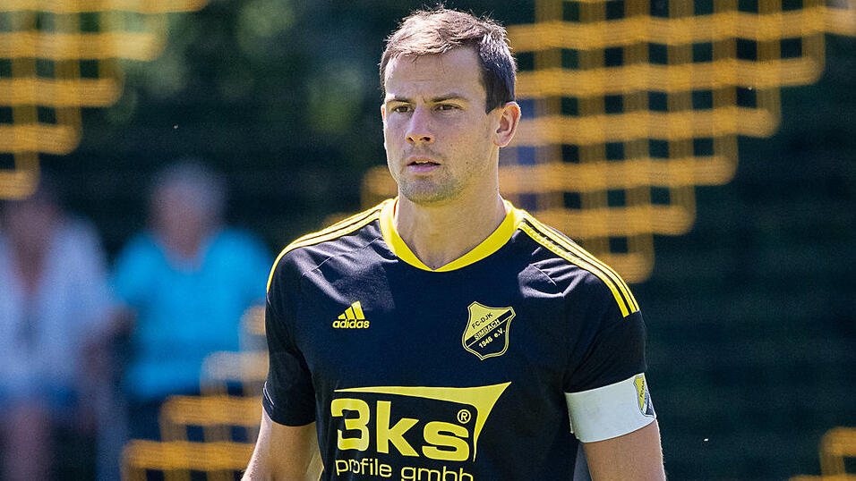 Nach der Auftaktniederlage gegen Plattling war der Sieg der Simbacher um Kapitän Florian Wiese enorm wichtig. Nach der Auftaktniederlage gegen Plattling war der Sieg der Simbacher um Kapitän Florian Wiese enorm wichtig.