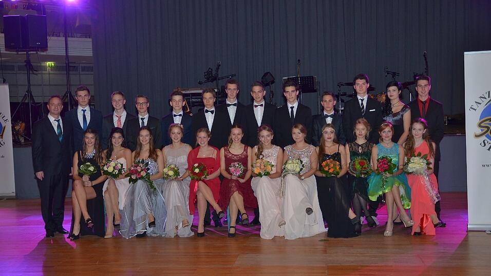 Die Bilder vom Abschlussball der Tanzschule Seidel in der Fraunhofer-Halle am 28. November. Die Bilder vom Abschlussball der Tanzschule Seidel in der Fraunhofer-Halle am 28. November.