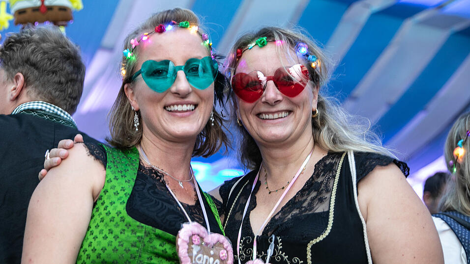 Die Partybilder vom Samstag, 16. August, aus dem Festzelt Wenisch. Die Partybilder vom Samstag, 16. August, aus dem Festzelt Wenisch.