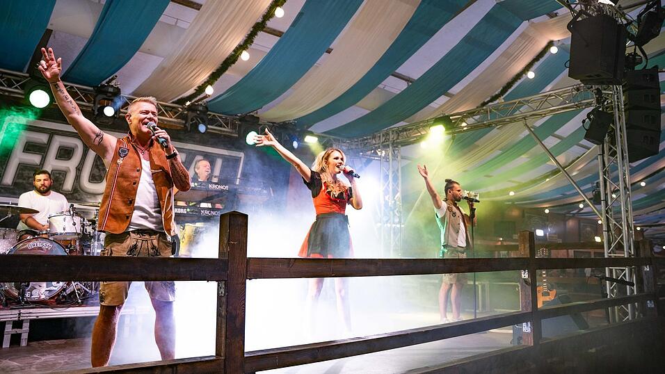Die Partybilder vom Montag, 17. August, aus dem Festzelt Wenisch. Die Partybilder vom Montag, 17. August, aus dem Festzelt Wenisch.