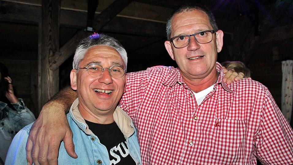Auch am Freitag war super Stimmung am Ergoldinger Volksfest. Auch am Freitag war super Stimmung am Ergoldinger Volksfest.