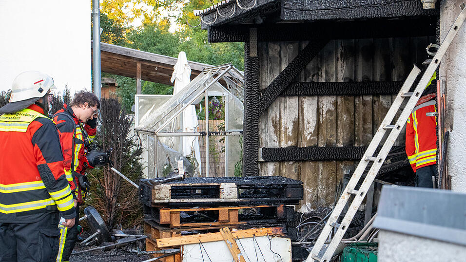 Die Brandursache dürfte ein defekter Kühlschrank gewesen sein. Die Brandursache dürfte ein defekter Kühlschrank gewesen sein.
