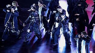 Nach vier Jahren Pause wird BTS beim ersten Auftritt in Seoul mit viel Jubel empfangen. Nach vier Jahren Pause wird BTS beim ersten Auftritt in Seoul mit viel Jubel empfangen.