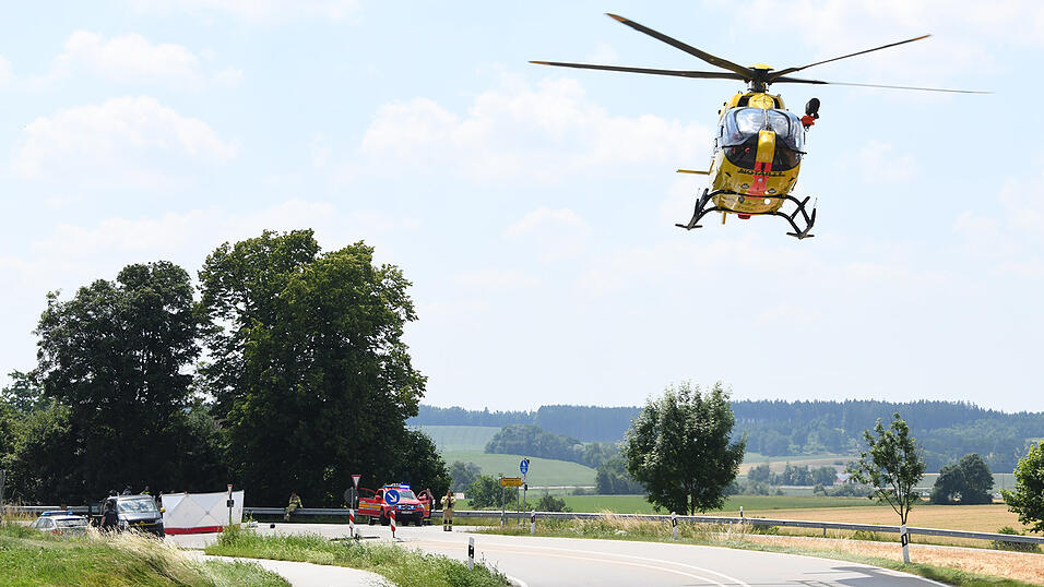 Für den Motorradfahrer kam jede Hilfe zu spät. Für den Motorradfahrer kam jede Hilfe zu spät.