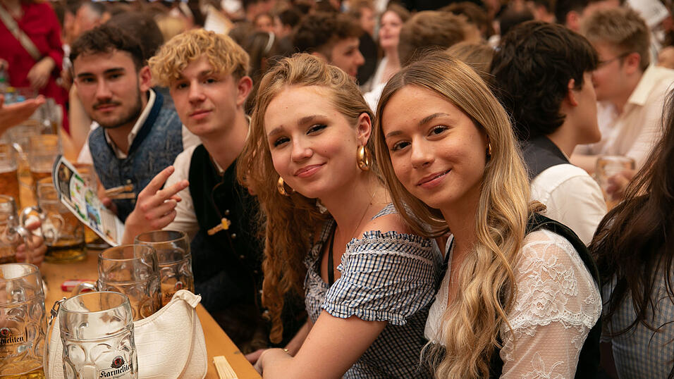 Die Partybilder vom Donnerstag, 14. August, aus dem Festzelt Nothaft. Die Partybilder vom Donnerstag, 14. August, aus dem Festzelt Nothaft.