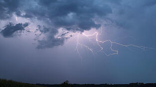 Am Dienstagabend zog ein Unwetter über den ostbayerischen Raum. (Symbolbild)