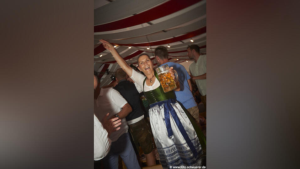 Die Partybilder vom Freitag, 15. August, aus dem Festzelt Lechner. Die Partybilder vom Freitag, 15. August, aus dem Festzelt Lechner.