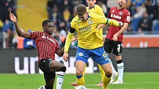 Bleibt in Braunschweig: Die bisherige Nürnberger Leihgabe Florian Flick (r). Bleibt in Braunschweig: Die bisherige Nürnberger Leihgabe Florian Flick (r).