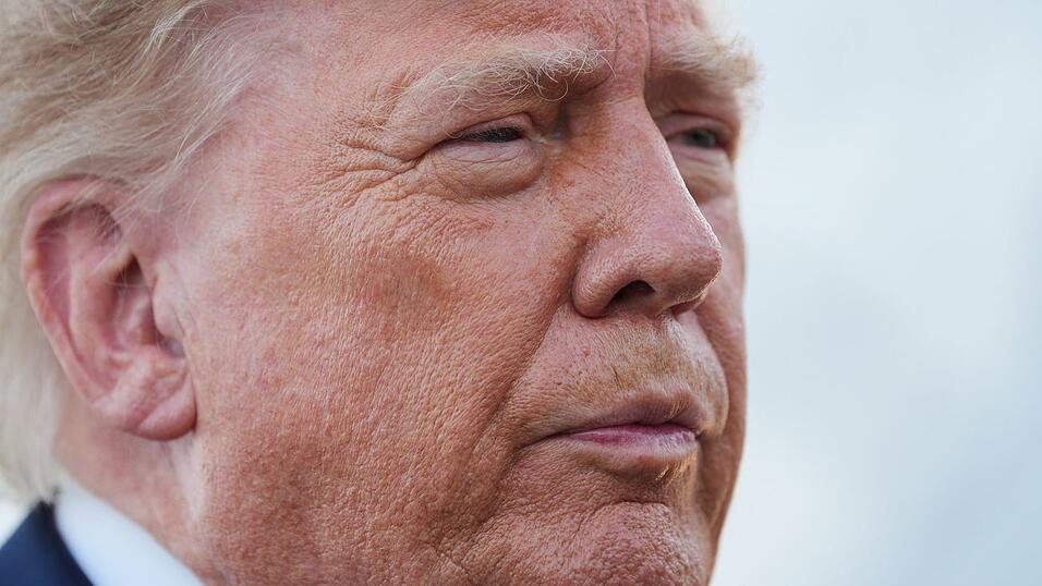 US-Präsident Donald Trump bezeichnet den Vorstoß von EU-Kommissionspräsidentin Ursula von der Leyen als «lächerlich». US-Präsident Donald Trump bezeichnet den Vorstoß von EU-Kommissionspräsidentin Ursula von der Leyen als «lächerlich».