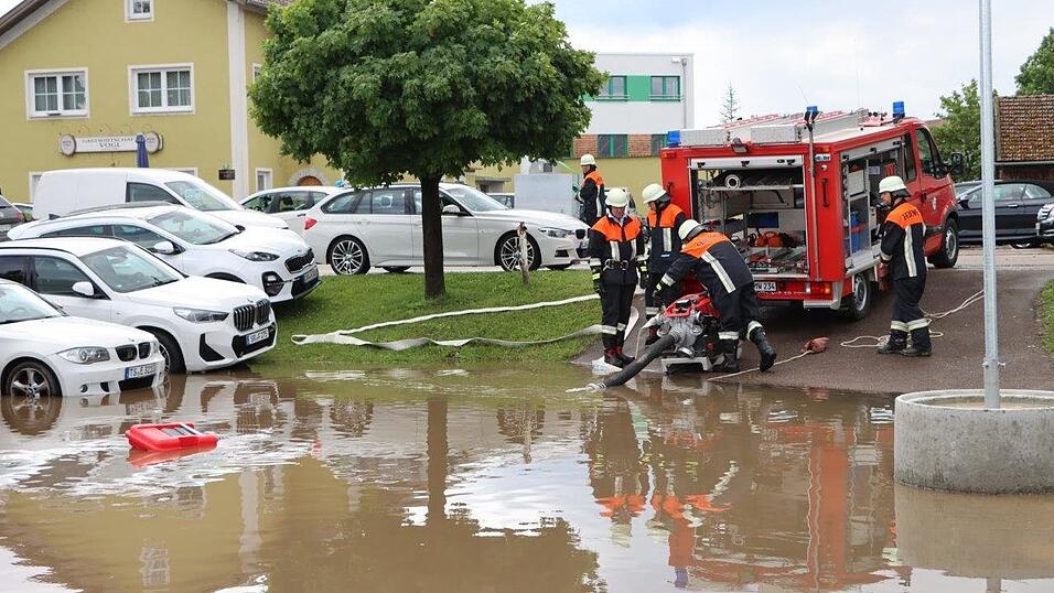 Land unter auf dem Festplatz in Wallersdorf.&nbsp;