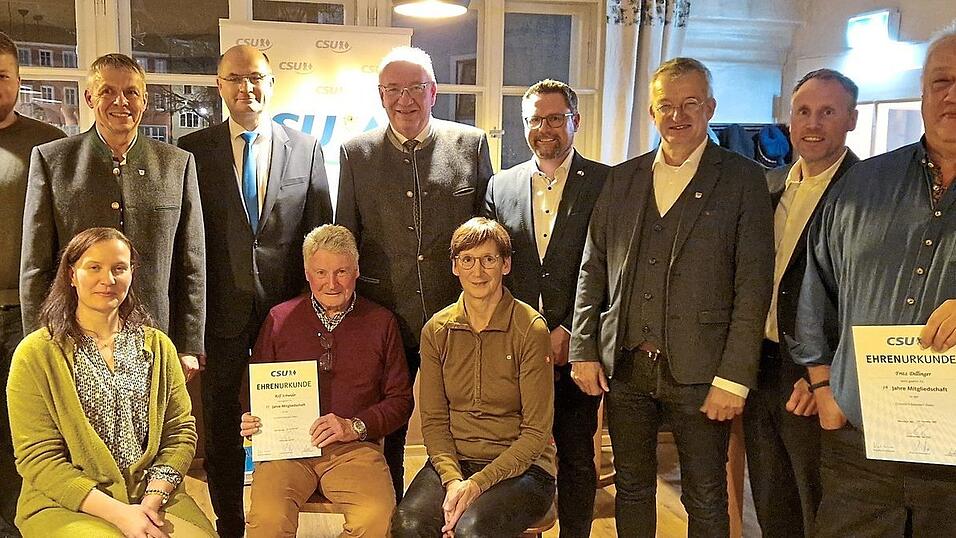 Bei der Jubiläumsveranstaltung werden auch treue Mitglieder geehrt.