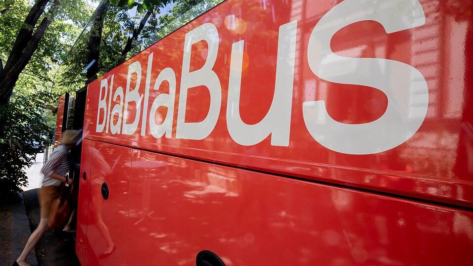 Das Unternehmen BlaBlaCar stellt sein Busnetz ein. (Archivbild)