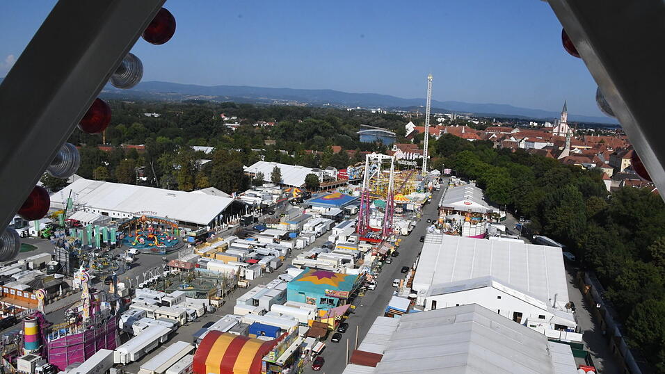 Bilder und Videos von der ersten Riesenrad-Fahrt Bilder und Videos von der ersten Riesenrad-Fahrt