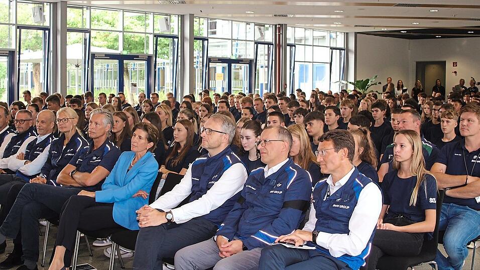 Montagmorgen im Ausbildungszentrum des BMW Group Werk Dingolfing.