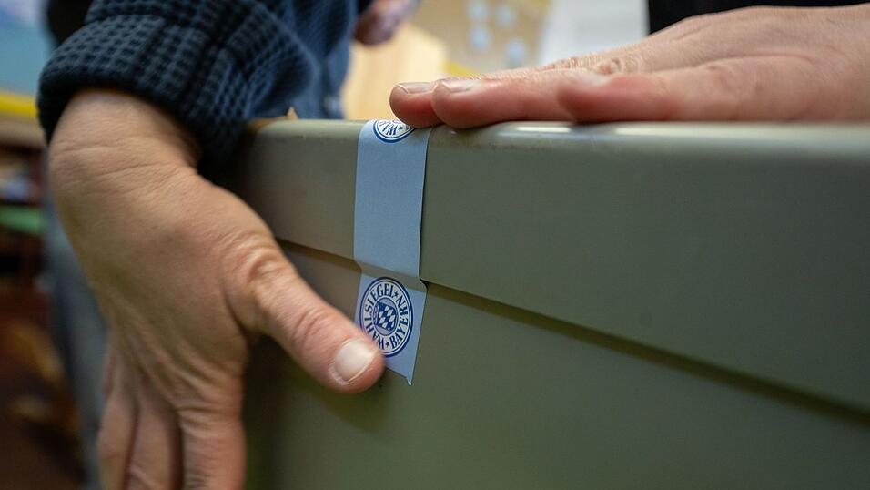 Landesweit sind gut zehn Millionen Menschen stimmberechtigt.