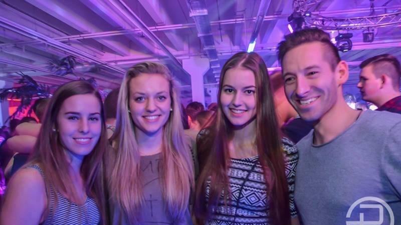 Gleich bei der Eröffnung platzte die neue Diskothek Peggy P. aus allen Nähten. Gleich bei der Eröffnung platzte die neue Diskothek Peggy P. aus allen Nähten.