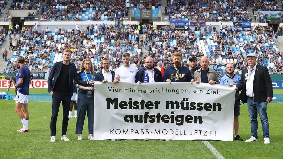 Der Deutsche Fußball-Bund favorisiert das sogenannte Kompass-Modell, mit dem eine Regionalliga-Reform bewältigt werden soll. (Archivbild) Der Deutsche Fußball-Bund favorisiert das sogenannte Kompass-Modell, mit dem eine Regionalliga-Reform bewältigt werden soll. (Archivbild)