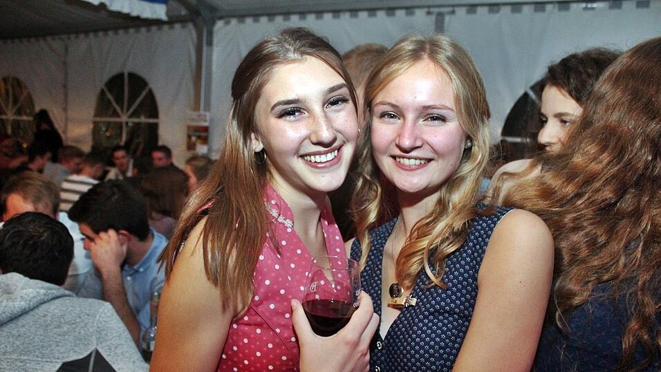 Die besten Bilder vom Wein- und Wei&szlig;bierfest des Burschenvereins Arth und der M&auml;dchengruppe.