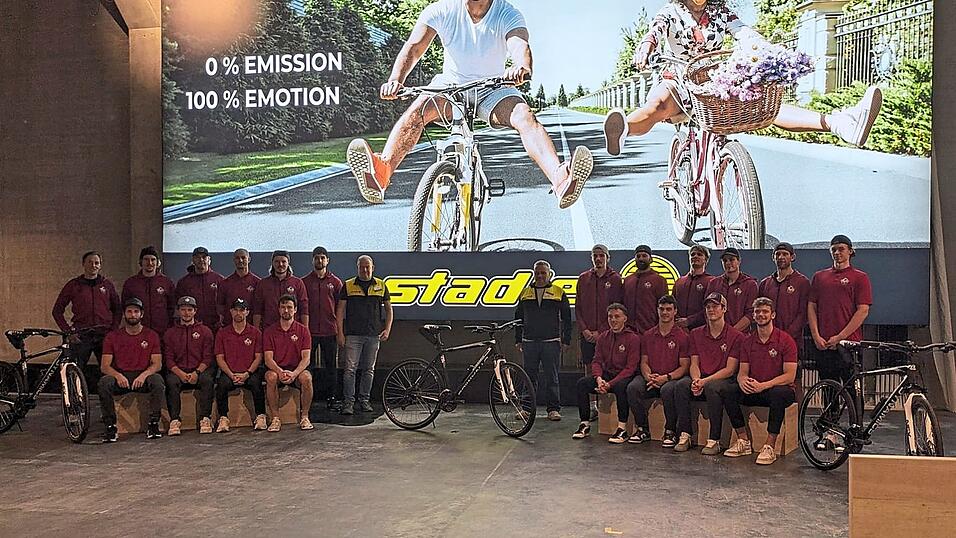 18 Fahrräder werden werden für das soziale Projekt versteigert. 18 Fahrräder werden werden für das soziale Projekt versteigert.