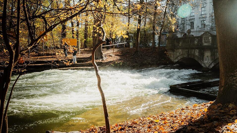 Die Welle ist weiterhin weg: Nun hat die Stadt einen dreistufigen Plan entworfen. Warum die Welle fehlt, weiß immer noch keiner. Die Welle ist weiterhin weg: Nun hat die Stadt einen dreistufigen Plan entworfen. Warum die Welle fehlt, weiß immer noch keiner.