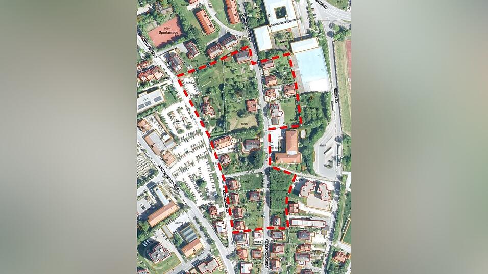 Um den rot umrandeten Bereich zwischen Pfarrer-Lukas- und Kleemannstraße geht es.