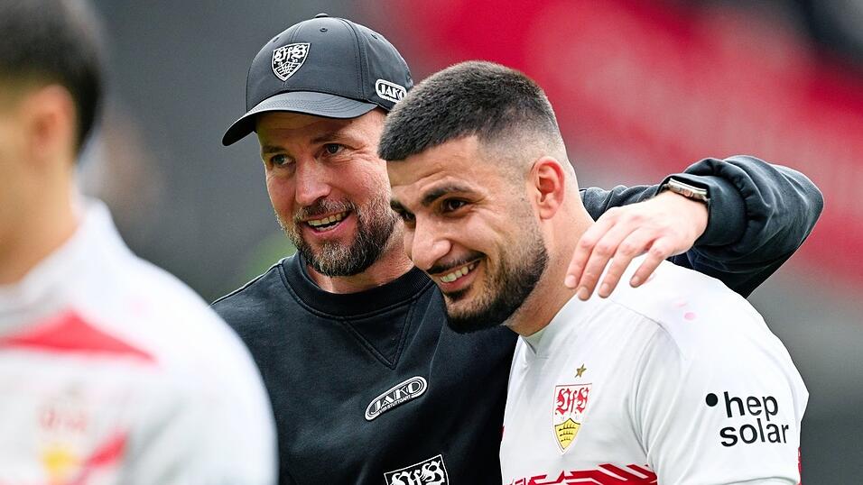 VfB-Trainer Sebastian Hoeneß stärkt Deniz Undav immer wieder den Rücken. (Archivbild) VfB-Trainer Sebastian Hoeneß stärkt Deniz Undav immer wieder den Rücken. (Archivbild)