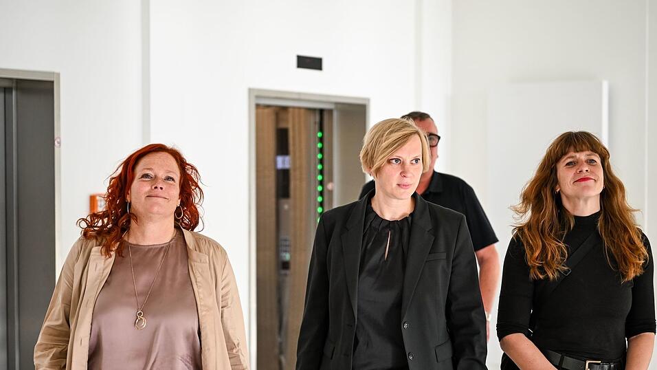 Die Parteispitzen um Bettina K&ouml;nig (SPD), Nina Stahr (Gr&uuml;ne) und Kerstin Wolter (Linke) haben sich auf Sondierungen geeinigt.