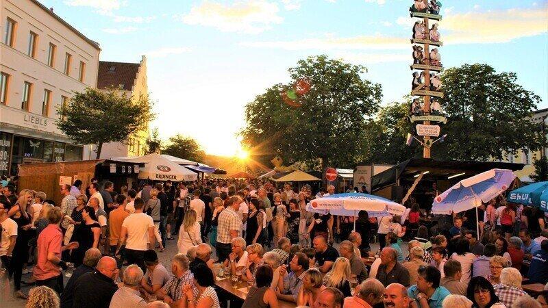 Was kann es Schöneres geben als ein kühles Helles auf dem Viechtacher Bürgerfest? Was kann es Schöneres geben als ein kühles Helles auf dem Viechtacher Bürgerfest?