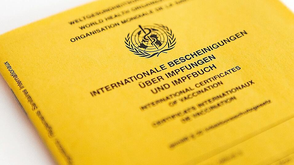 Das gelbe Impfbuch dokumentiert alle bisher erfolgten Impfungen. Das gelbe Impfbuch dokumentiert alle bisher erfolgten Impfungen.