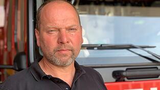Für Fischerdorfs Feuerwehrchef Siegfried Pfeffer war es nie eine Frage, ob er nach dem Hochwasser den Vorsitz der Wehr abgibt. 'Genau so wenig wäre ich aus Fischerdorf weggezogen.' Noch heute führt er die Feuerwehr.