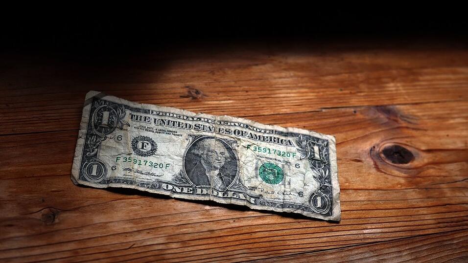 Im Schnitt steigt der amerikanische Schuldenberg Tag für Tag um über sechs Milliarden Dollar und hat 40 Billionen US-Dollar erreicht. (Symbolbild) Im Schnitt steigt der amerikanische Schuldenberg Tag für Tag um über sechs Milliarden Dollar und hat 40 Billionen US-Dollar erreicht. (Symbolbild)