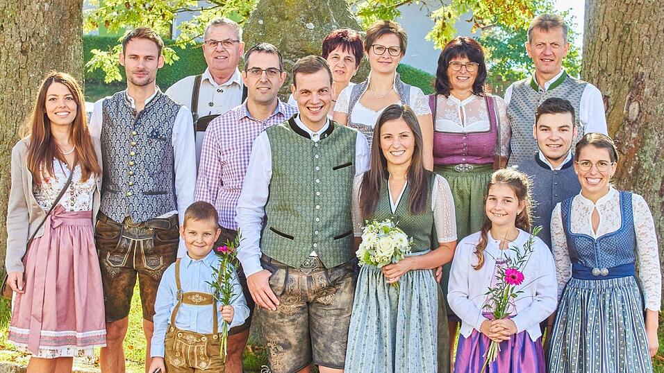 Das junge Paar Thomas und Stefanie Zistler sagte k&uuml;rzlich im Standesamt Weiding im Beisein seiner Familien Ja zueinander.
