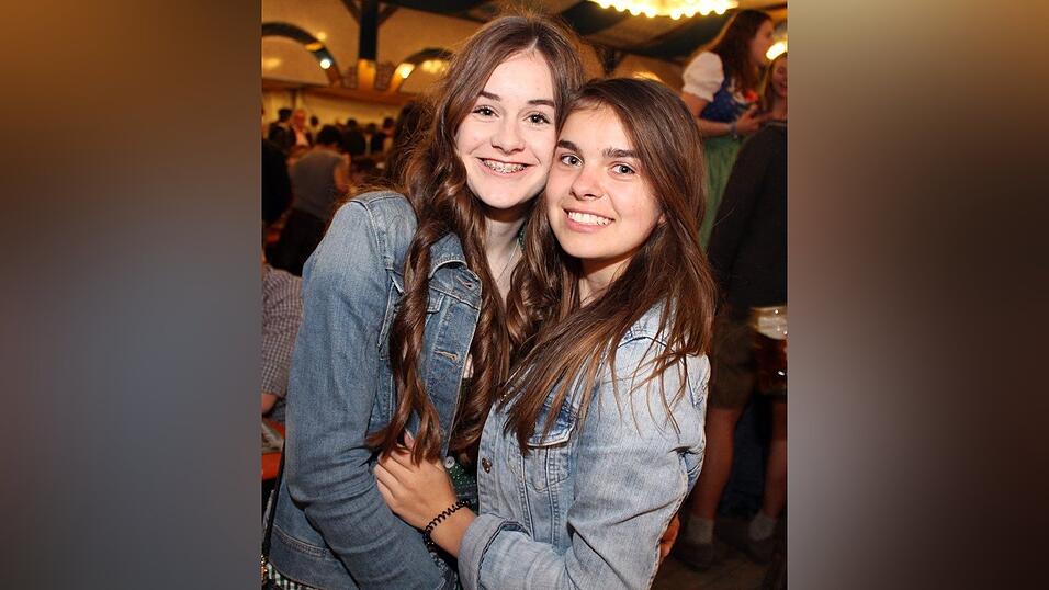 Die Fr&uuml;hjahrsdult 2017 in Landshut neigt sich dem Ende entgegen. Grund genug, noch einmal richtig in den Bierzelten zu feiern - abgerundet vom traditionellen Feuerwerk.