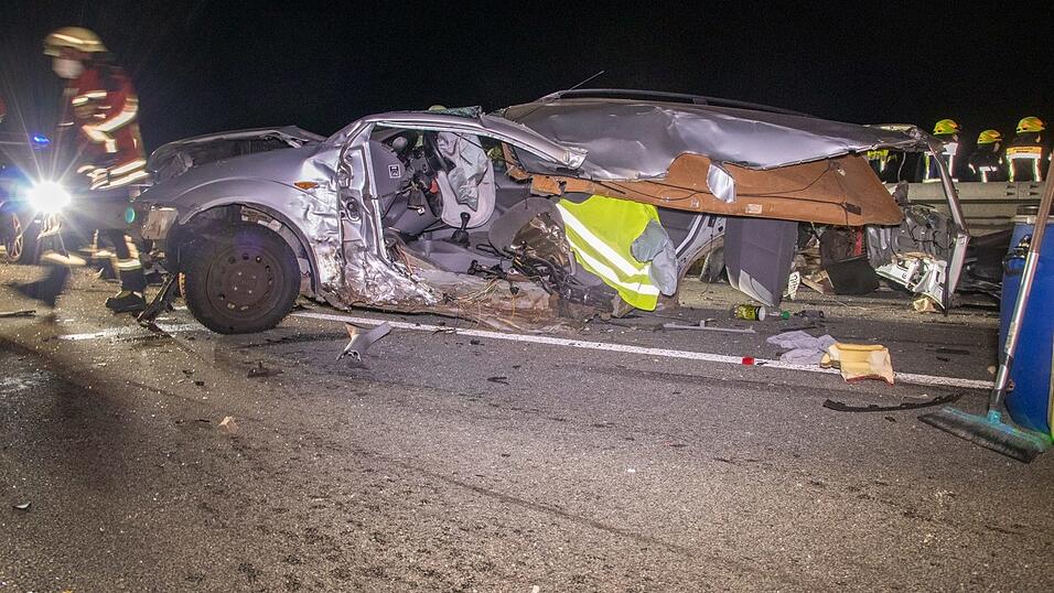Am sp&auml;ten Sonntagabend ist es zu einem schweren Unfall auf der A3 bei Deggendorf gekommen.