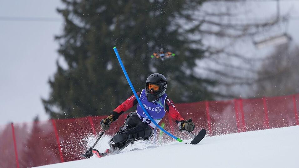 Dynamisch im Stangenwald: Anna-Lena Forster.