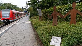 An der S-Bahnstation wurde nach dem Mord an Dominik Brunner ein Denkmal errichtet, auch als Zeichen für Zivilcourage.