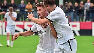 Vilzings Benedikt Fischer und Thomas Haas wollen auch in Aschaffenburg wieder Tore bejubeln.