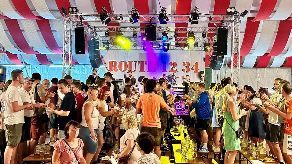 Ab 2027 soll das Further Volksfest bereits ab dem ersten August-Wochenende stattfinden. Ab 2027 soll das Further Volksfest bereits ab dem ersten August-Wochenende stattfinden.