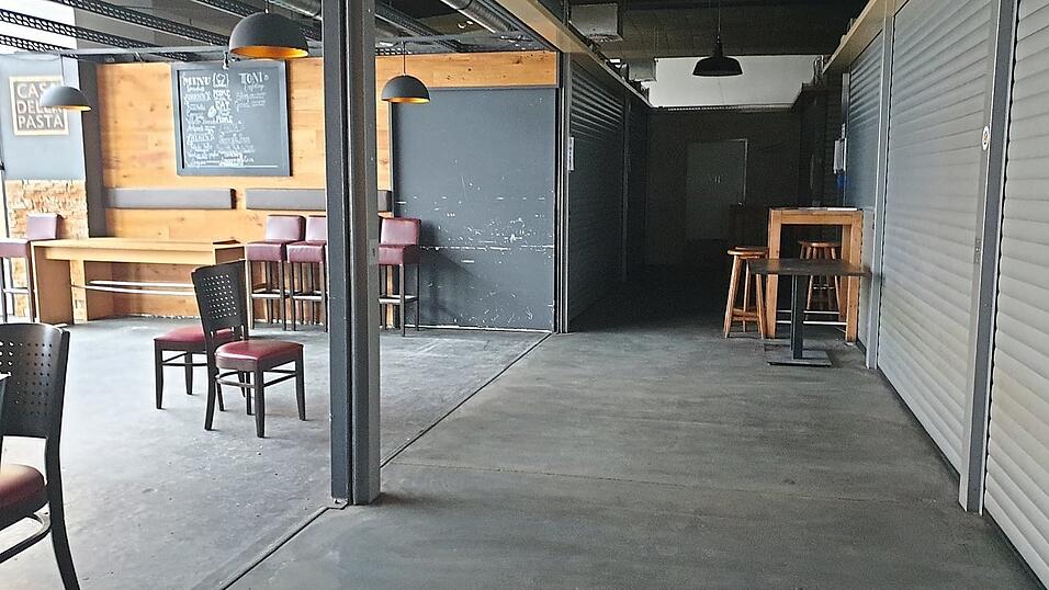 Blick in den fr&uuml;heren Gastraum des Casa della Pasta: Wo sonst Kunden italienische Spezialit&auml;ten schlemmten, herrscht nun Leere.