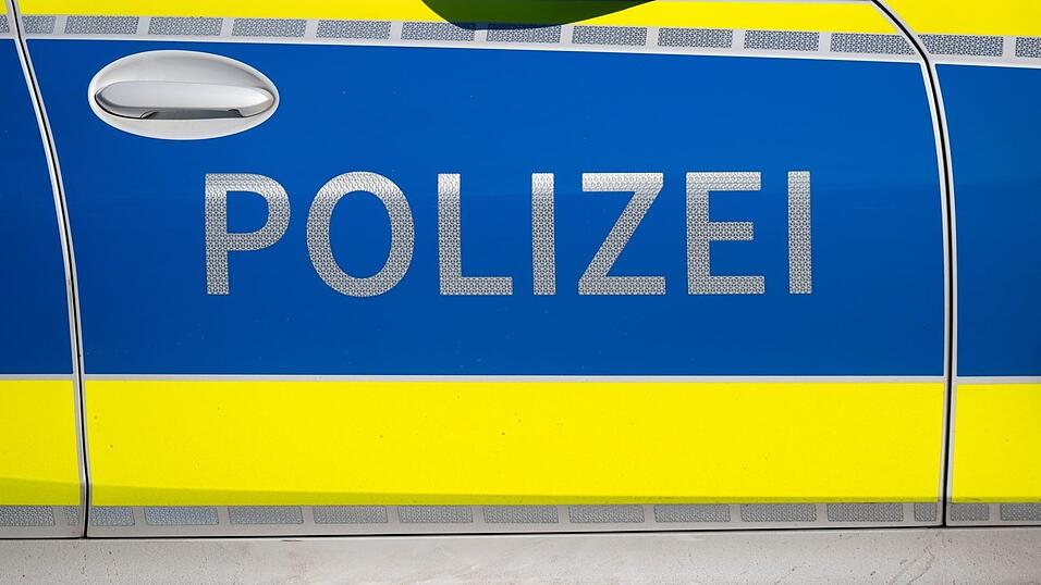 Den Schaden an dem Elektrobus schätzt die Polizei auf 300.000 Euro. (Symbolbild) Den Schaden an dem Elektrobus schätzt die Polizei auf 300.000 Euro. (Symbolbild)