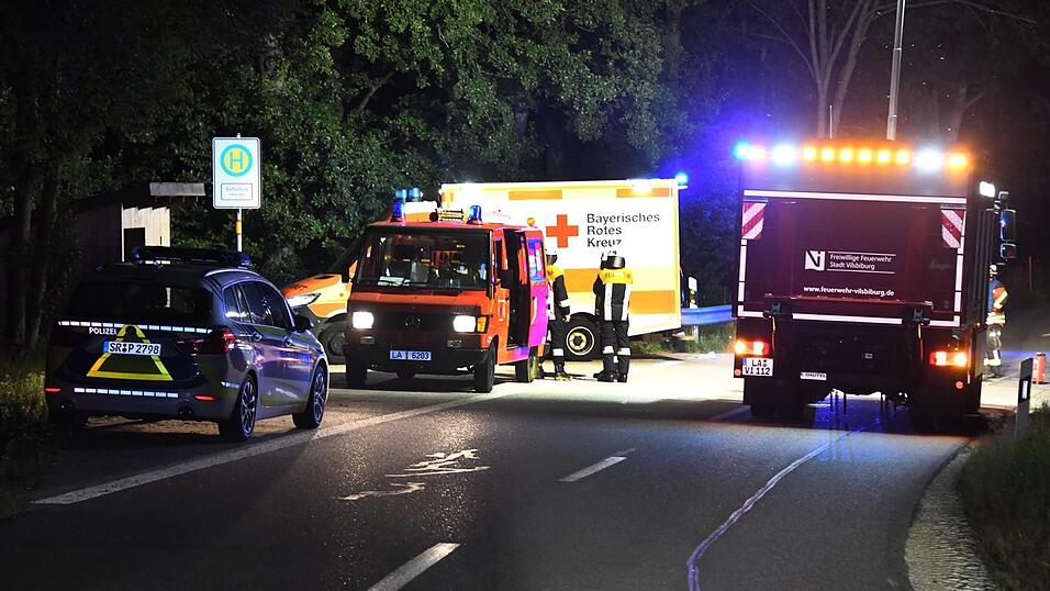 Ein 17-Jähriger ist am Montagabend bei Schalkham mit seinem Motorrad gestürzt.