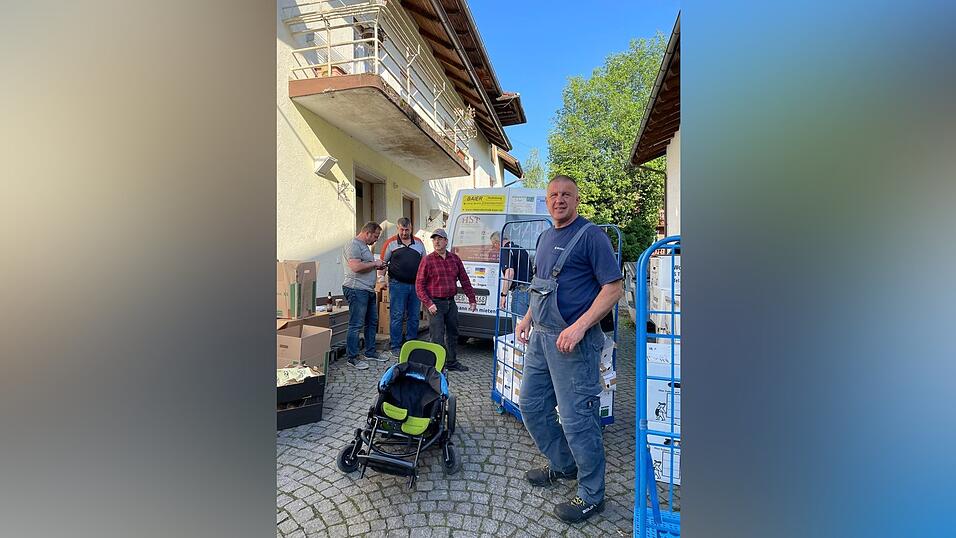 Wird in der Ukraine dringend gebraucht: ein Spezialkinderwagen für ein Kind mit Handicap. Wird in der Ukraine dringend gebraucht: ein Spezialkinderwagen für ein Kind mit Handicap.