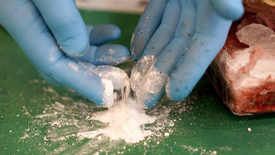 Die spanische Polizei hat in Zusammenarbeit mit ihren Kollegen in Kolumbien bei einem Einsatz gegen eine internationale Bande zehn Tonnen Kokain beschlagnahmt. Fünf Personen wurden festgenommen. (Archiv-Bild)
