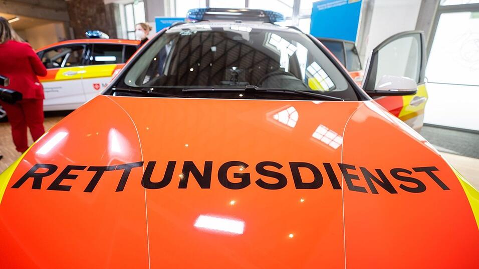 Wenn nicht gleich ein Rettungswagen n&ouml;tig ist, kommt in Bayern jetzt immer &ouml;fter ein Rettungseinsatzfahrzeug. (Archivbild)
